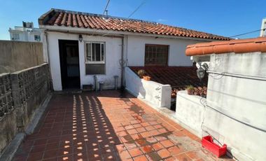 Casa en venta - 2 Dormitorios 3 Baños - Cochera - 200Mts2 - Berazategui