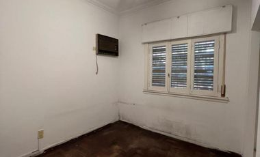 Casa en venta - 2 Dormitorios 3 Baños - Cochera - 200Mts2 - Berazategui