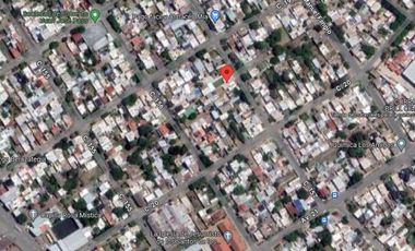 Casa en venta - 2 Dormitorios 1 Baño - Cochera - 273Mts2 - Berazategui