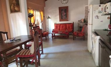 Casa en venta - 2 Dormitorios 1 Baño - Cochera - 273Mts2 - Berazategui