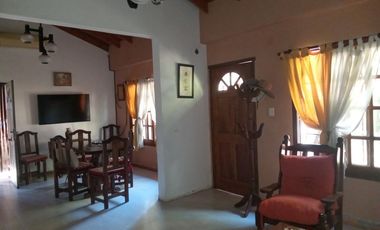 Casa en venta - 2 Dormitorios 1 Baño - Cochera - 273Mts2 - Berazategui