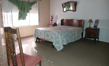 Casa en venta - 2 Dormitorios 1 Baño - Cochera - 273Mts2 - Berazategui