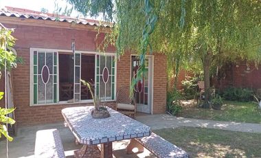 Casa en venta - 2 Dormitorios 1 Baño - Cochera - 273Mts2 - Berazategui