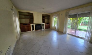 Casa en  alquiler en BARRIO RINCON CLUB DE CAMPO, 3 dormitorios, con quincho y pileta