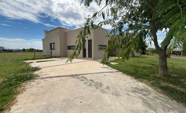 Casa en Venta en San Sebastian TRES DORMITORIOS ppal en suite con vestidor!!! En San Sebastian Area 12
