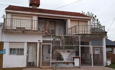 Casa en venta - 8 Dormitorios 6 Baños - 464Mts2 - San Clemente del Tuyú