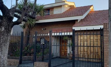 RETASADA! - Casa de 3 dormitorios - Venta