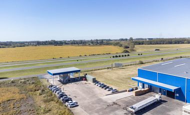 Depósito en Zarate KM 90 3600 M2 CON HIDRANTES