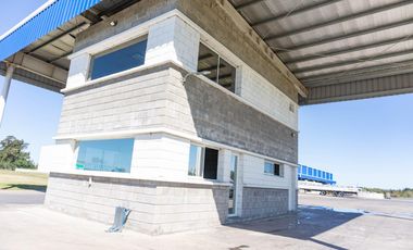 Depósito en Zarate KM 90 3600 M2 CON HIDRANTES