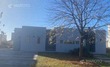 Casa en ALQUILER  en El Canton - MAROTO PROPIEDADES