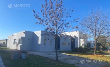 Casa en ALQUILER  en El Canton - MAROTO PROPIEDADES