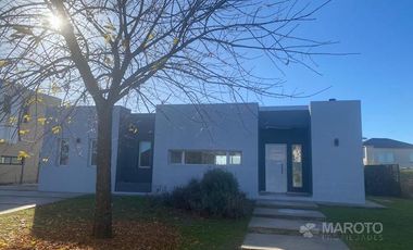 Casa en ALQUILER  en El Canton - MAROTO PROPIEDADES
