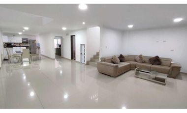 VENTA-CASA-3 PISOS-PALMIRA-ALTAMIRA