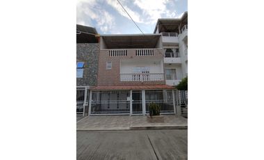 VENTA-CASA-3 PISOS-PALMIRA-ALTAMIRA