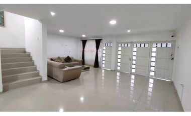 VENTA-CASA-3 PISOS-PALMIRA-ALTAMIRA