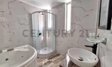 HERMOSA CASA EN VENTA EN RESIDENCIAL LAS VIÑAS DE POCOLLAY- TACNA