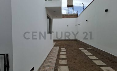 HERMOSA CASA EN VENTA EN RESIDENCIAL LAS VIÑAS DE POCOLLAY- TACNA