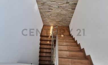 HERMOSA CASA EN VENTA EN RESIDENCIAL LAS VIÑAS DE POCOLLAY- TACNA