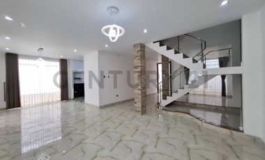 HERMOSA CASA EN VENTA EN RESIDENCIAL LAS VIÑAS DE POCOLLAY- TACNA