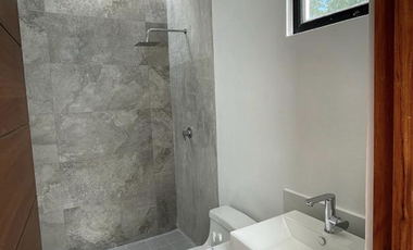 Casa para entrega inmediata de 3 recámaras a pie de calle en Dzitya