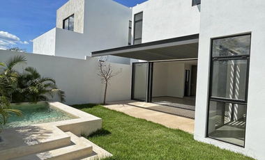 Casa para entrega inmediata de 3 recámaras a pie de calle en Dzitya