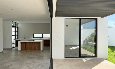 Casa para entrega inmediata de 3 recámaras a pie de calle en Dzitya