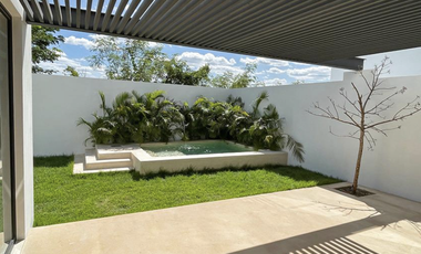 Casa para entrega inmediata de 3 recámaras a pie de calle en Dzitya