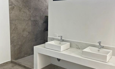 Casa para entrega inmediata de 3 recámaras a pie de calle en Dzitya