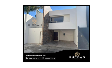 HURBAN VENDE casa con recámara en planta baja al norte en coto.