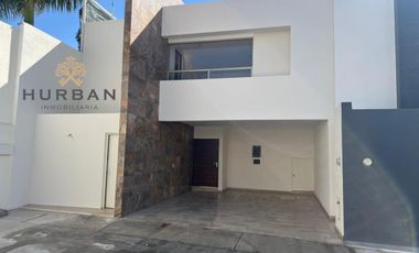 HURBAN VENDE casa con recámara en planta baja al norte en coto.