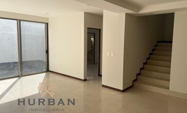 HURBAN VENDE casa con recámara en planta baja al norte en coto.