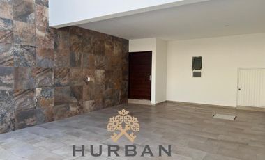HURBAN VENDE casa con recámara en planta baja al norte en coto.