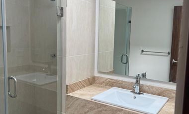 HURBAN VENDE casa con recámara en planta baja al norte en coto.