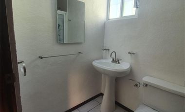 HURBAN VENDE casa Amplia al surponiente de Aguascalientes.