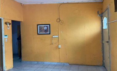 GRANADERO BAIGORRIA /VENTA DE CASA/ BARRIO SAN FERNANDO