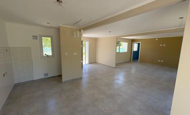 VENDE CASA EN LOS CANALES DE PLOTTIER