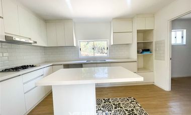 Casa en Arriendo en Alvaro Casanova, La reina