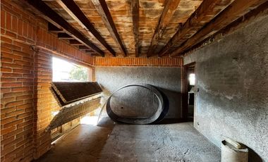 CASA EN VENTA / OPORTUNIDAD DE COMPRA/ EN OBRA NEGRA /  EN CONDOMINIO