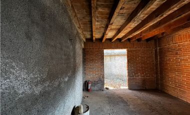 CASA EN VENTA / OPORTUNIDAD DE COMPRA/ EN OBRA NEGRA /  EN CONDOMINIO