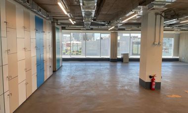 ARRIENDO Oficina habilitada de 309,85 m2, Metro Pedro de Valdivia