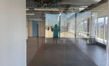 ARRIENDO Oficina habilitada de 309,85 m2, Metro Pedro de Valdivia
