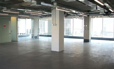 ARRIENDO Oficina habilitada de 309,85 m2, Metro Pedro de Valdivia