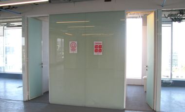 ARRIENDO Oficina habilitada de 309,85 m2, Metro Pedro de Valdivia