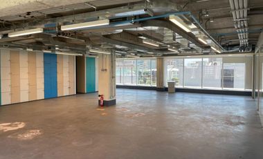 ARRIENDO Oficina habilitada de 309,85 m2, Metro Pedro de Valdivia