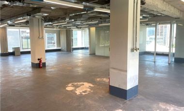 ARRIENDO Oficina habilitada de 309,85 m2, Metro Pedro de Valdivia