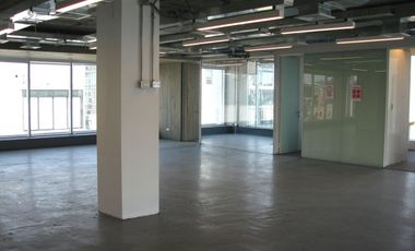 ARRIENDO Oficina habilitada de 309,85 m2, Metro Pedro de Valdivia