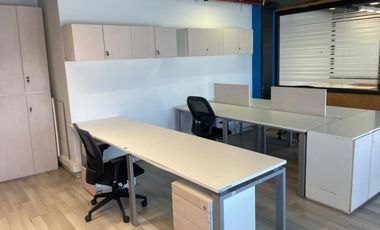 ARRIENDO Oficina habilitada de 153,31 m2 , Metro Pedro de Valdivia