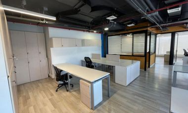 ARRIENDO Oficina habilitada de 153,31 m2 , Metro Pedro de Valdivia