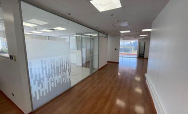 ARRIENDO Oficina habilitada de 201,23 m2, Metro Pedro de Valdivia