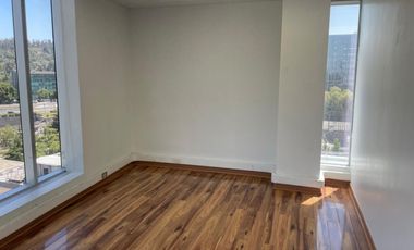 ARRIENDO Oficina habilitada de 201,23 m2, Metro Pedro de Valdivia